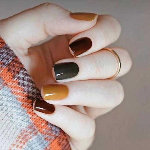 纯色秋季美甲图片好看的纯色美甲图片2