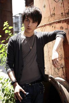 翟宏英采集到杨洋icon