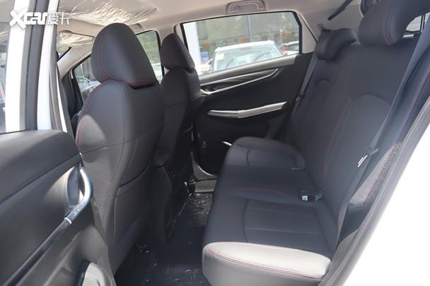 外观小改内饰焕新实拍吉利远景x3pro