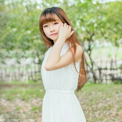 阳光美少女齐p超短裙白嫩大长腿性感旅拍图片