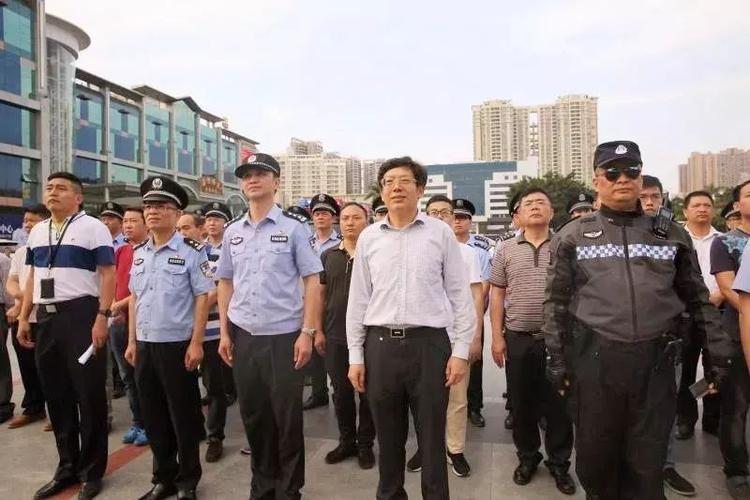 区公安分局第一副局长刘刚