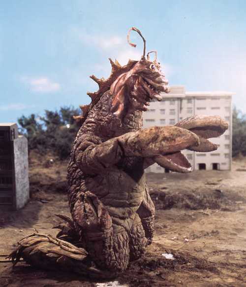  /p> p>入侵了mat的无人太空站的宇宙怪兽,并控制太空