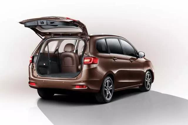 中国唯一一款7座轿车专为家庭设计月入5千就能有