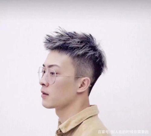 2020夏季男孩流行发型参考,剪这20"短发"小哥哥都说帅气