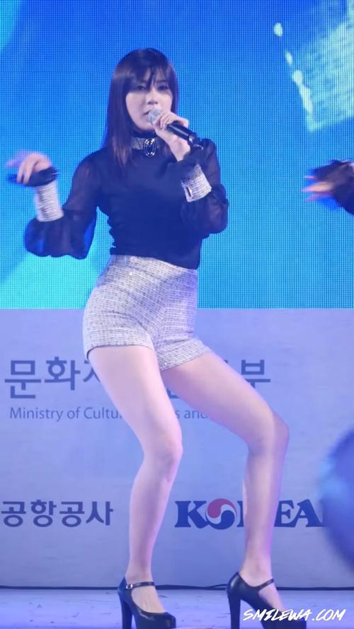 饭拍apink吴夏荣,在韩流演唱会歌舞《luv》,好棒哦