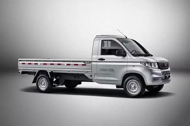 国民神车五菱又推出微型轻卡版本,1.5l油耗才6.6l,泛用性极广