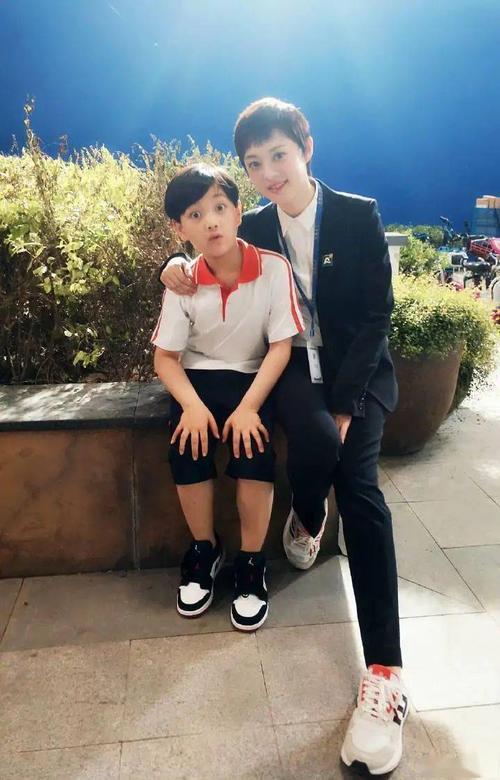 在《那年花开月正圆》中,7岁的韩远琪在剧中饰演孙俪的儿子,在生活中