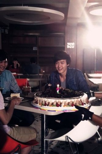 付辛博联袂陈柏霖柯震东出演《这一刻,爱吧》