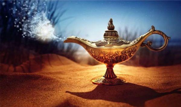摩擦神灯,烟雾升腾,精灵显现,许下愿望