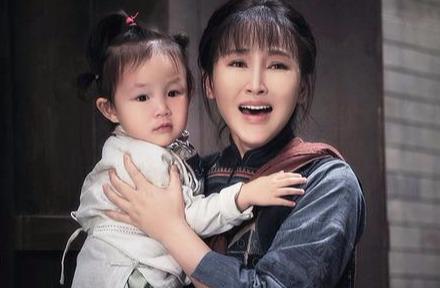 岳丽娜是一个幸运的女人,她的导演老公专门用一部影视