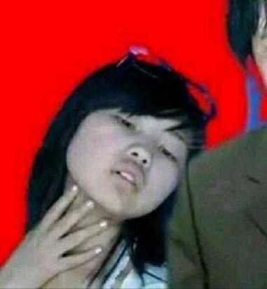 很土的情侣头像