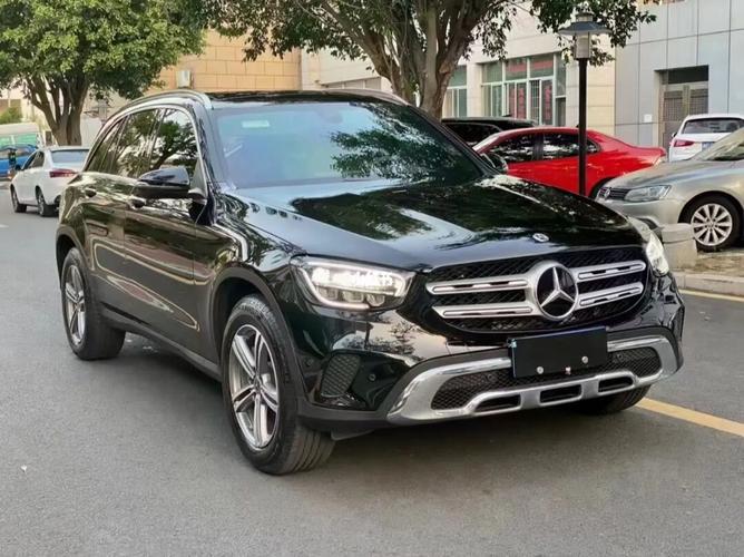 2020年奔驰glc260l动感一口价38.