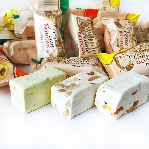 奶糖花生牛轧糖_进口乌克兰特产混合果脯花生牛轧糖休闲零食品奶糖