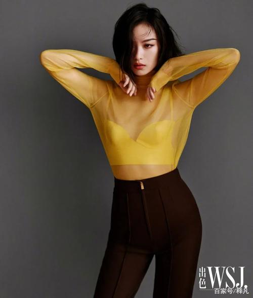 倪妮新美图勾勒魔鬼身材!大秀白皙玉背太性感撩人