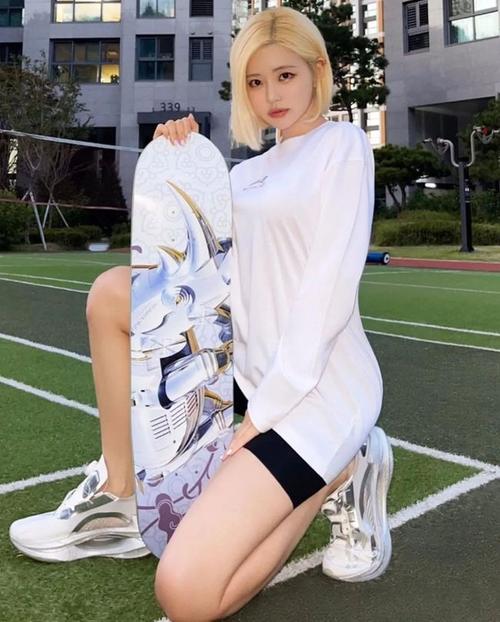 明日花三吉彩花soda都在晒空山基x李宁联名鞋终于来了
