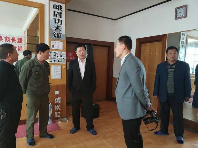 勃利县文体广电和旅游局局长王相彬;副局长关丽菊.