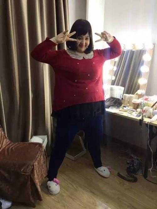 为了达到剧中200斤重量级的米朵形象,唐嫣也初次挑战了全身倒模.