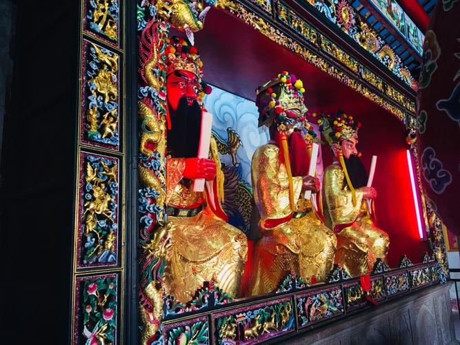 灵显于唐,受封于宋", 迄今已有1400年的历史,揭西河婆三山国王祖庙是