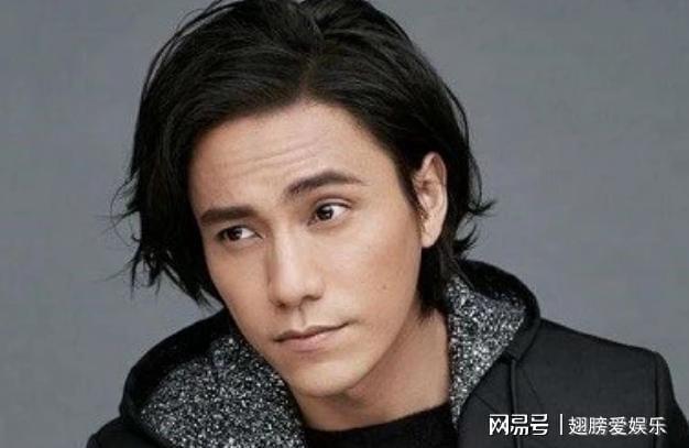 羡慕吗?45岁的陈坤长相年轻,看起来像25岁的小伙子