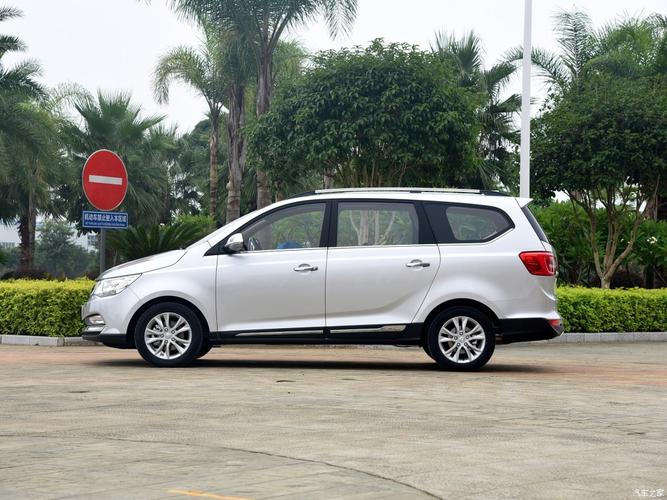 上汽通用五菱 宝骏730 2016款 1.8l 手动豪华型 7座