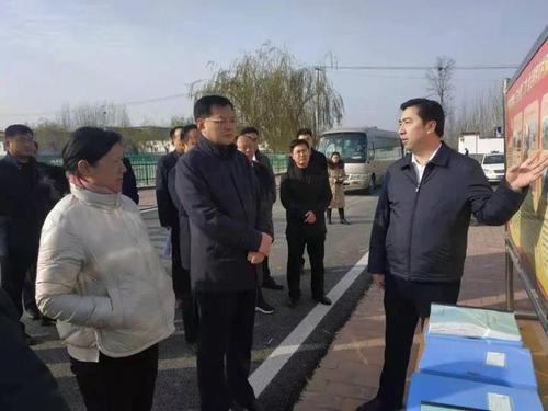 我县党政考察团赴汶上考察荒芜庭院治理等工作