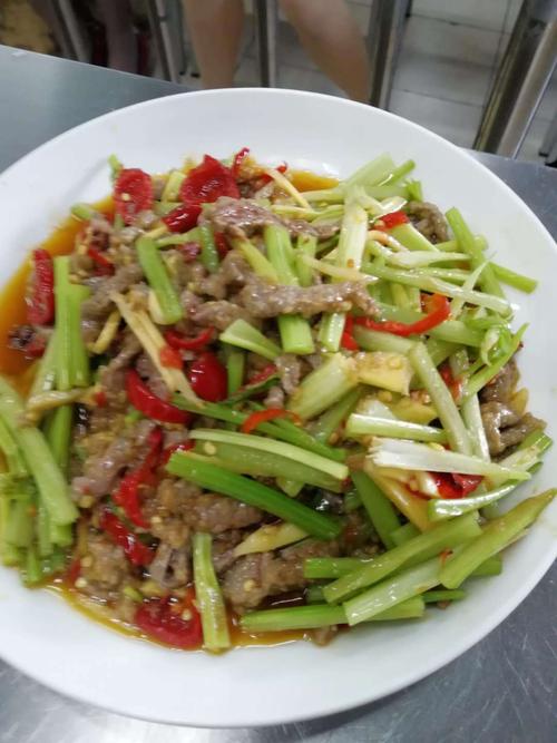 芹菜炒牛肉丝