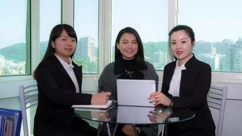 厦门移动电视太致命主持人艾薇为致学教育倾情代言