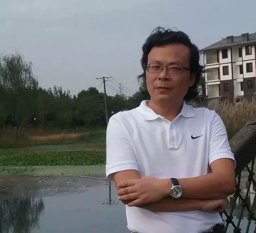 主页 财富资讯 行业观察 > 文章内容     作者简介:程维,著名诗人