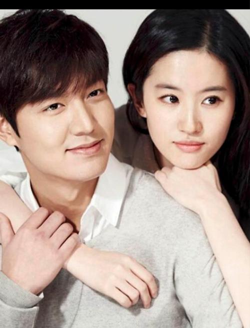 李敏镐刘亦菲拍广告无交流