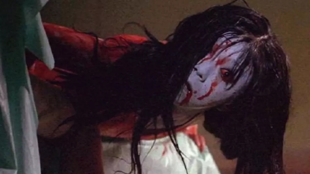 日本经典恐怖片《咒怨2》,伽椰子恐怖再临