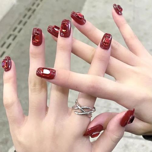 新年美甲怎么选红色系必须有