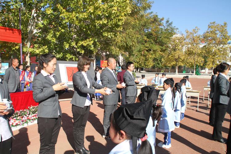 开笔启蒙 明理育德——伊宁市第一小学一年级新生"开笔礼"活动
