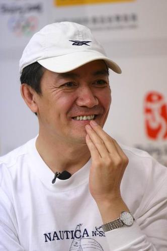 好汉之心平淡如水 李幼斌:幸福就是随遇而安