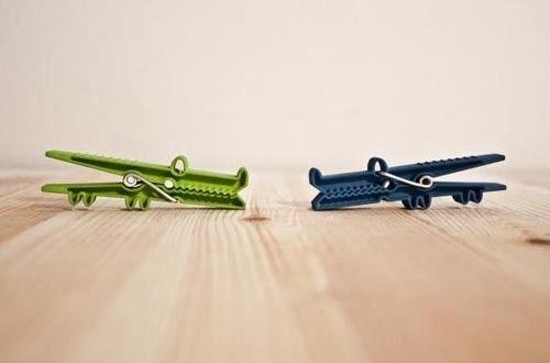 设计师将夹子做成了鳄鱼和鲨鱼的模样,让普通的夹子也变得更有生趣.