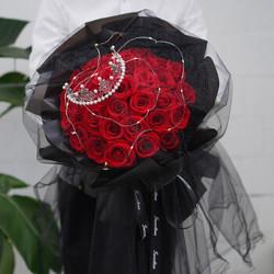 热带之恋 鲜花速递 花束礼盒香槟玫瑰 33朵红玫瑰花束