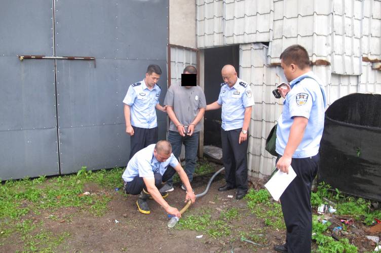查获汽油17吨,湾沟森林公安破获一起非法经营成品油案_庄某_靖宇县_王