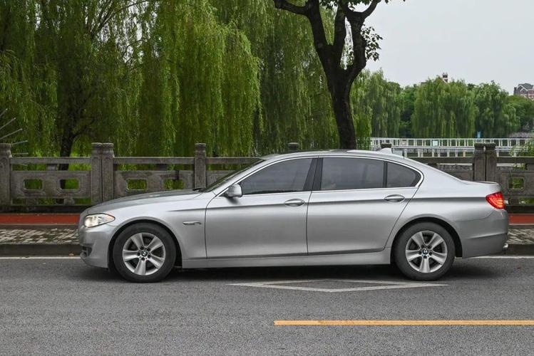 宝马5系多少缸的13年宝马5系几缸