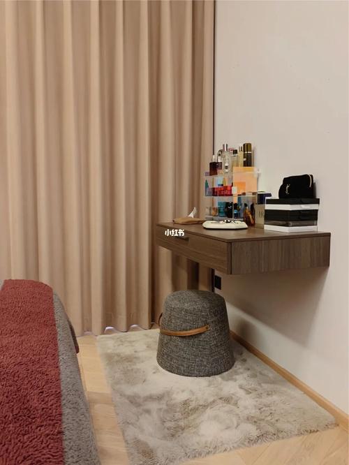 定制的德国柏丽梳妆台,悬空极简.