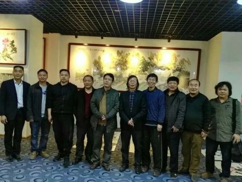 在挥洒中释怀——读莫叔华的花鸟画有感