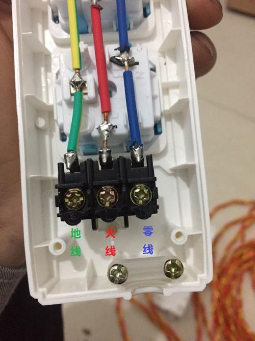 这个插座怎么接线