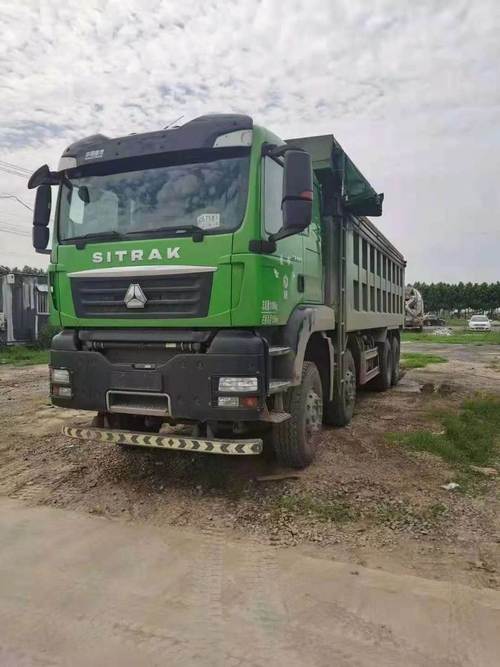 汕德卡前四后八后翻自卸车