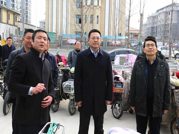 宿豫:殷其国现场会办城区学校建设工作