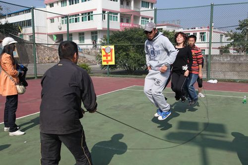 教工集体跳绳比赛