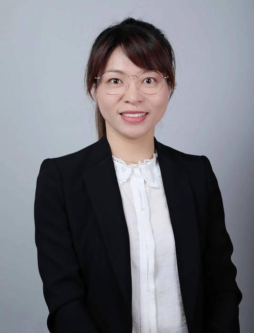 张婷   