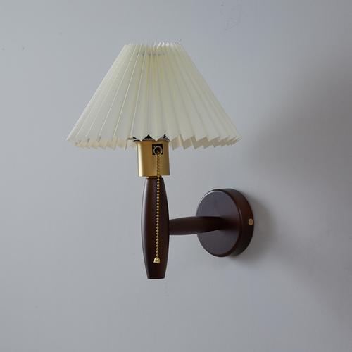 北欧简约木质百褶灯罩韩国复古美式民宿创意壁灯