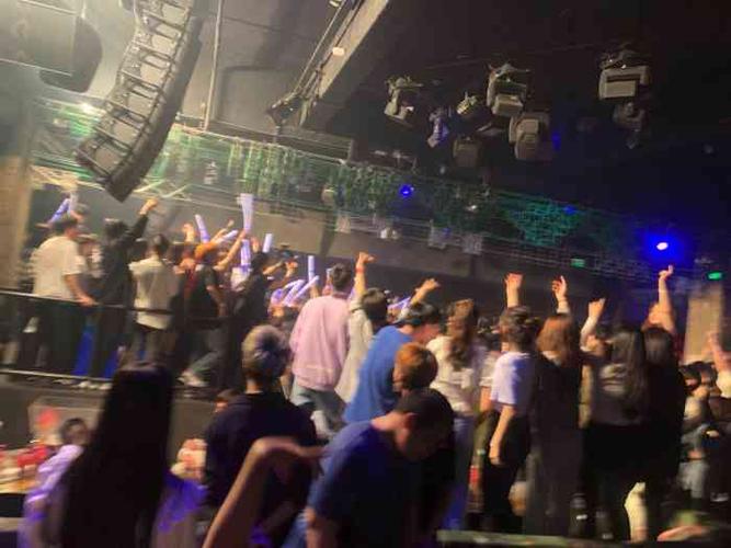 ph北京-"很好玩!有点外国简单酒吧的感觉!放的歌也.