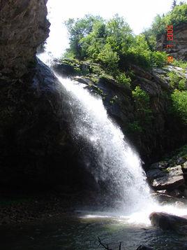 石沟瀑布