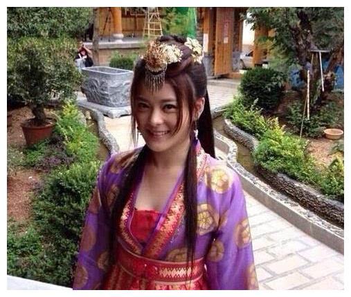 她曾出演武林外传,花千骨,如今因猎心者中的"渣男杀手
