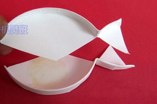 春节年年有鱼手工一次性纸杯制作鱼步骤图解