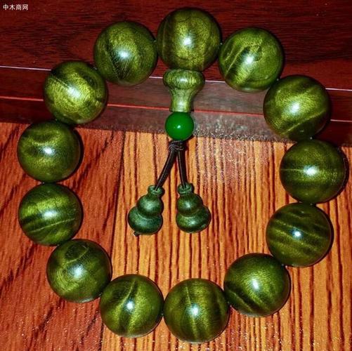 绿檀木,中文学名:萨米维腊木,别名(俗称):玉檀香,绿檀,绿檀香,降香